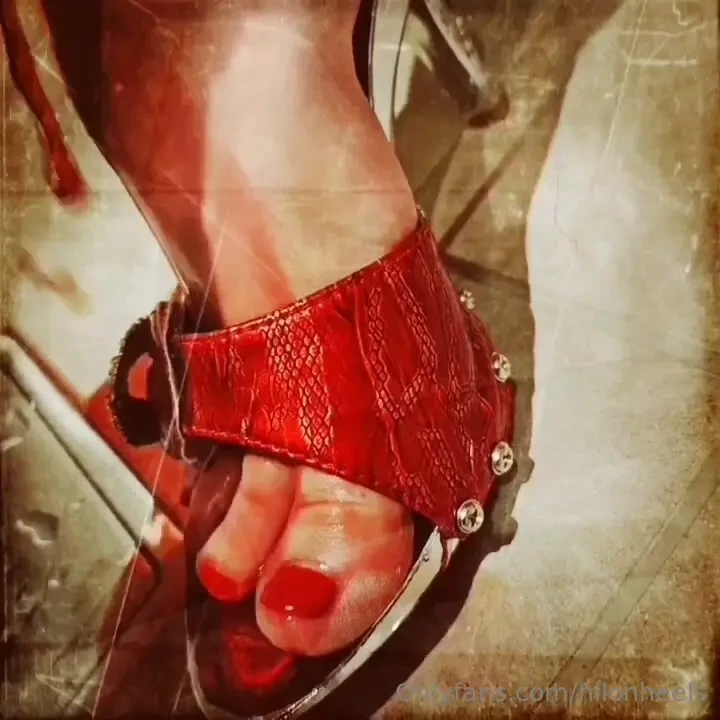 Desire is a thirst of being thrilled by mistress tinybutfierce 