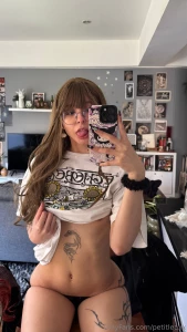 Pov you leave a t-shirt at my place and i send this to you