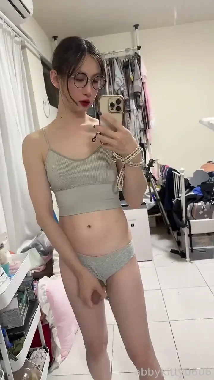 Daddy do you like that little cutie in my panties 