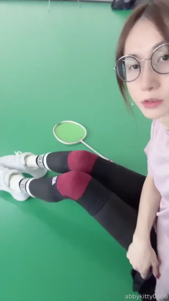 Today i play badminton my feet sweat a lot so i took off my socks do part 6 