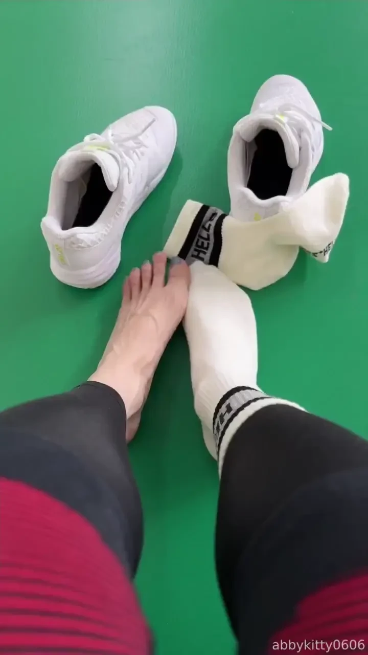 Today i play badminton my feet sweat a lot so i took off my socks do part 2 