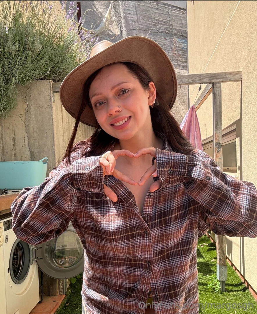 Don t miss it jadiexx she jadiexx needs your cock more than ever this part 115 