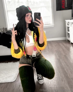 Who wanna duo in bed