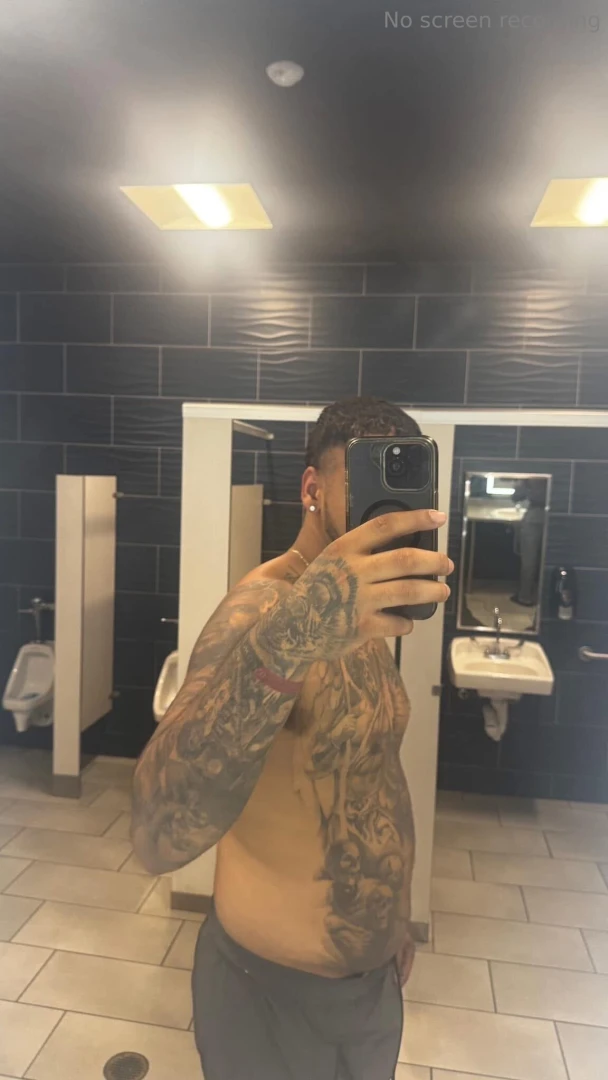 255- 220 lbs skinny tyler on the way 