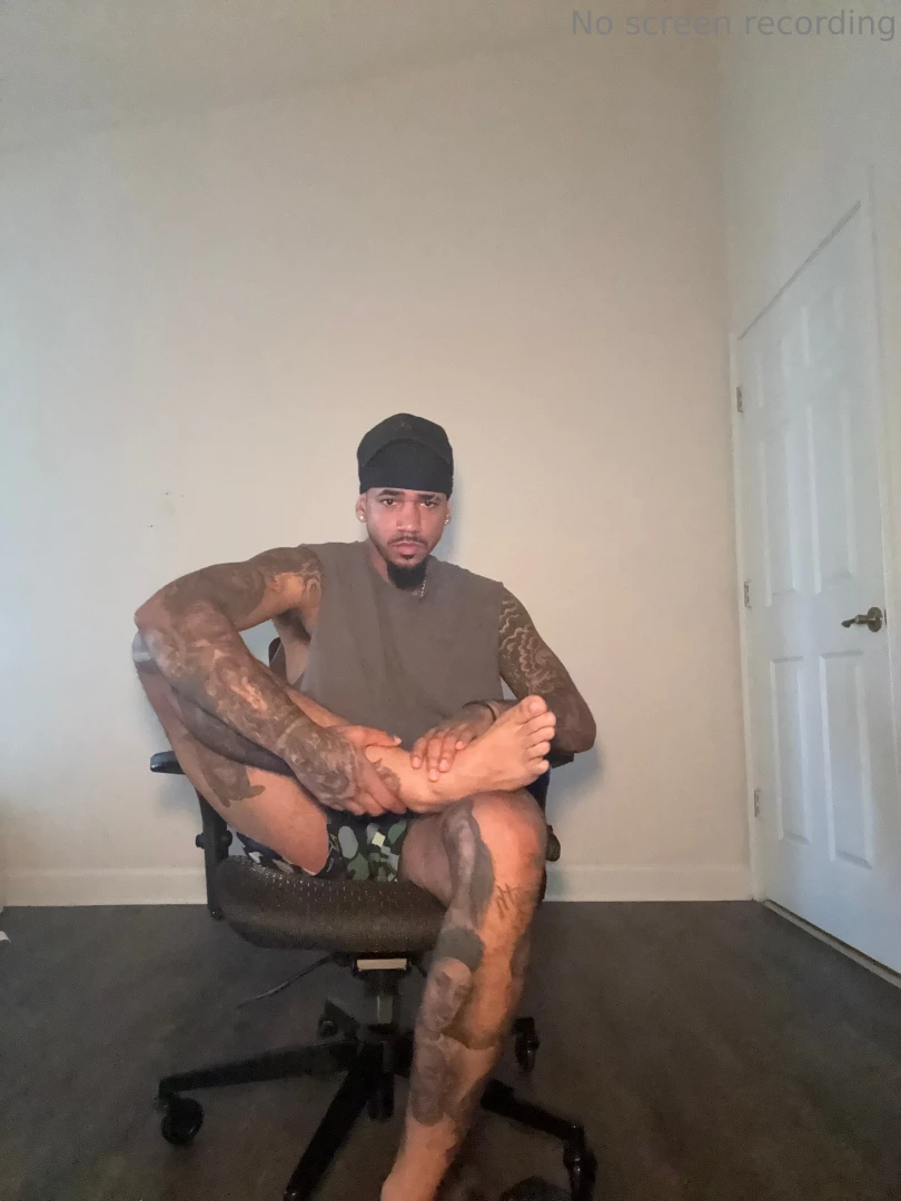 Tip 5 if you love my feet it ll go to my next pedicure 