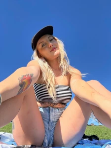 Sexting on my vip page rn brilike brilike brilike brilike