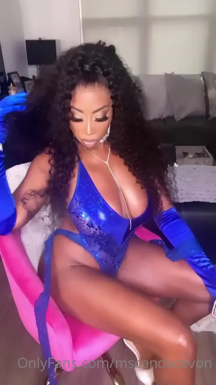 Miami im here for exxxotica weekend and its my birthday sunday 9 19 