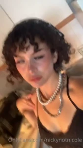Random outfit and makeup appreciation in the kitchen part 1