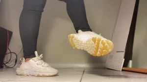 Smelly sneaker and sock removal