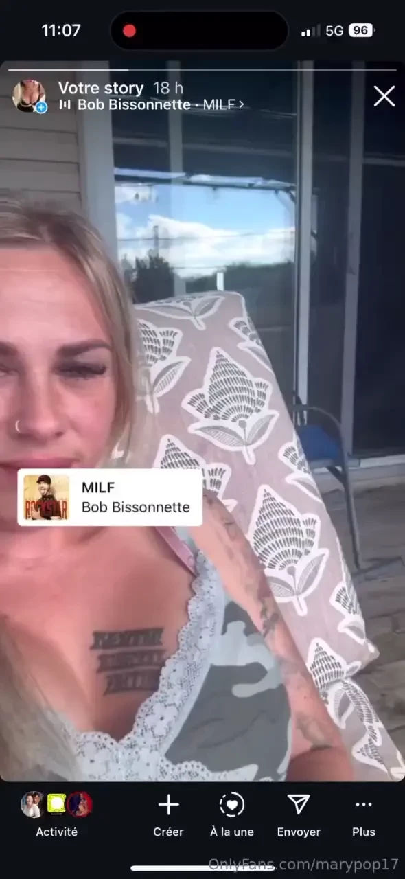 J aime bien avec la toune c est un bon fit 