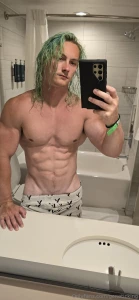 Bathroom lighting is pretty good part 6