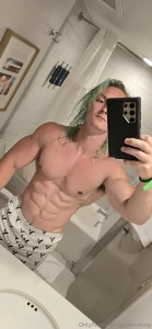 Bathroom lighting is pretty good part 1