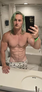 Bathroom lighting is pretty good part 7