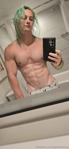 Bathroom lighting is pretty good part 3