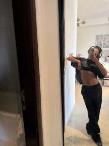 Tu viens la salle avec moi