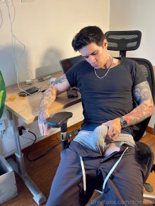 So fkin distracted at work high sex drives are such a bitch