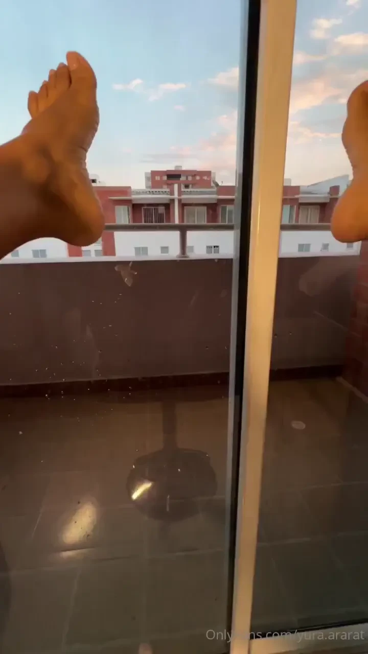 I masturbate until i make a mess and i taste my own juices and creams 