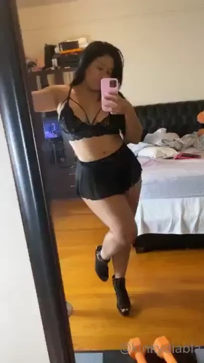 Want to see me playing my butt hole with this sexy outfit tip in this 