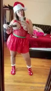 Need your cock in my mouth right now