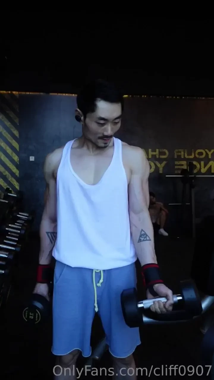 Wednesday chest bicep abs 