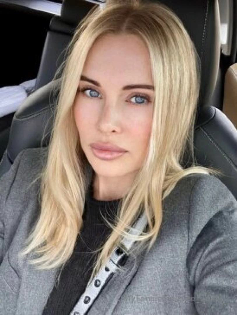 Hi i m the_snow_queen my hands my curves my everything i m ready to part 280 