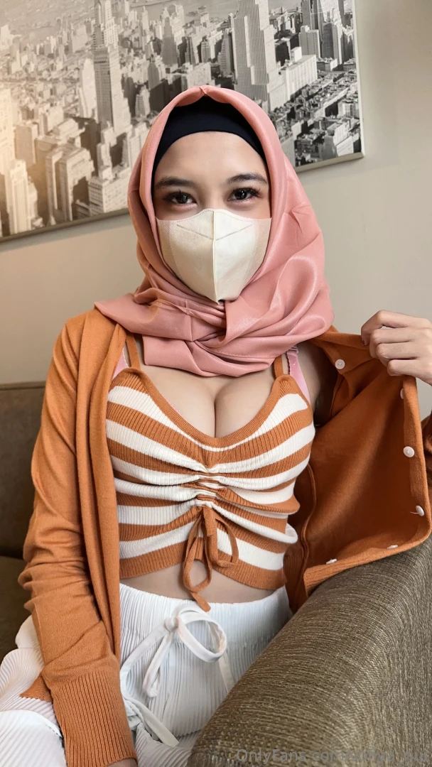 Whisper in my ear what you want and maybe i ll let you have it 