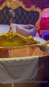 Little look at the bts of my shoots with stormydaniels this last part 1