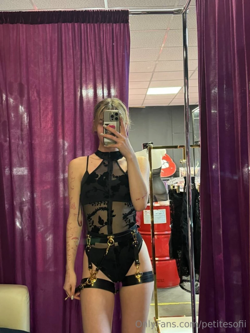 Would you like to give me this set so you can see it in person 