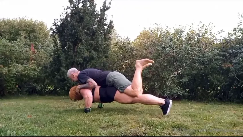 Lex helps in push up training 