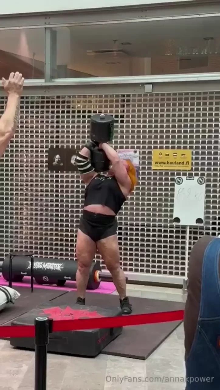 Official circus dumbbell world record 85 9 kg 