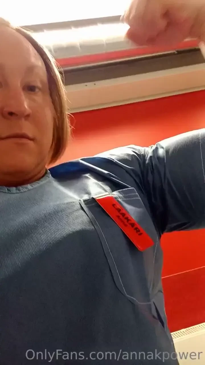 Ripping my sleeve by flexing 