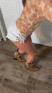 This is probably one of my favorite outfits i love that you can see part 5