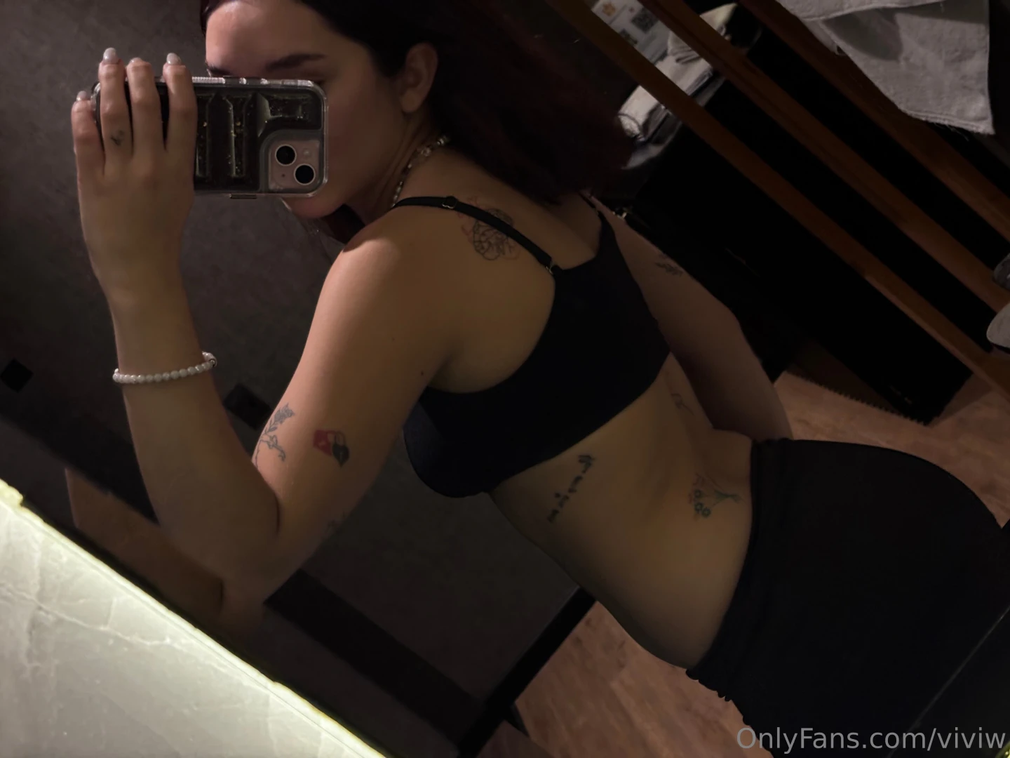 Come keep my bed warm or hot 