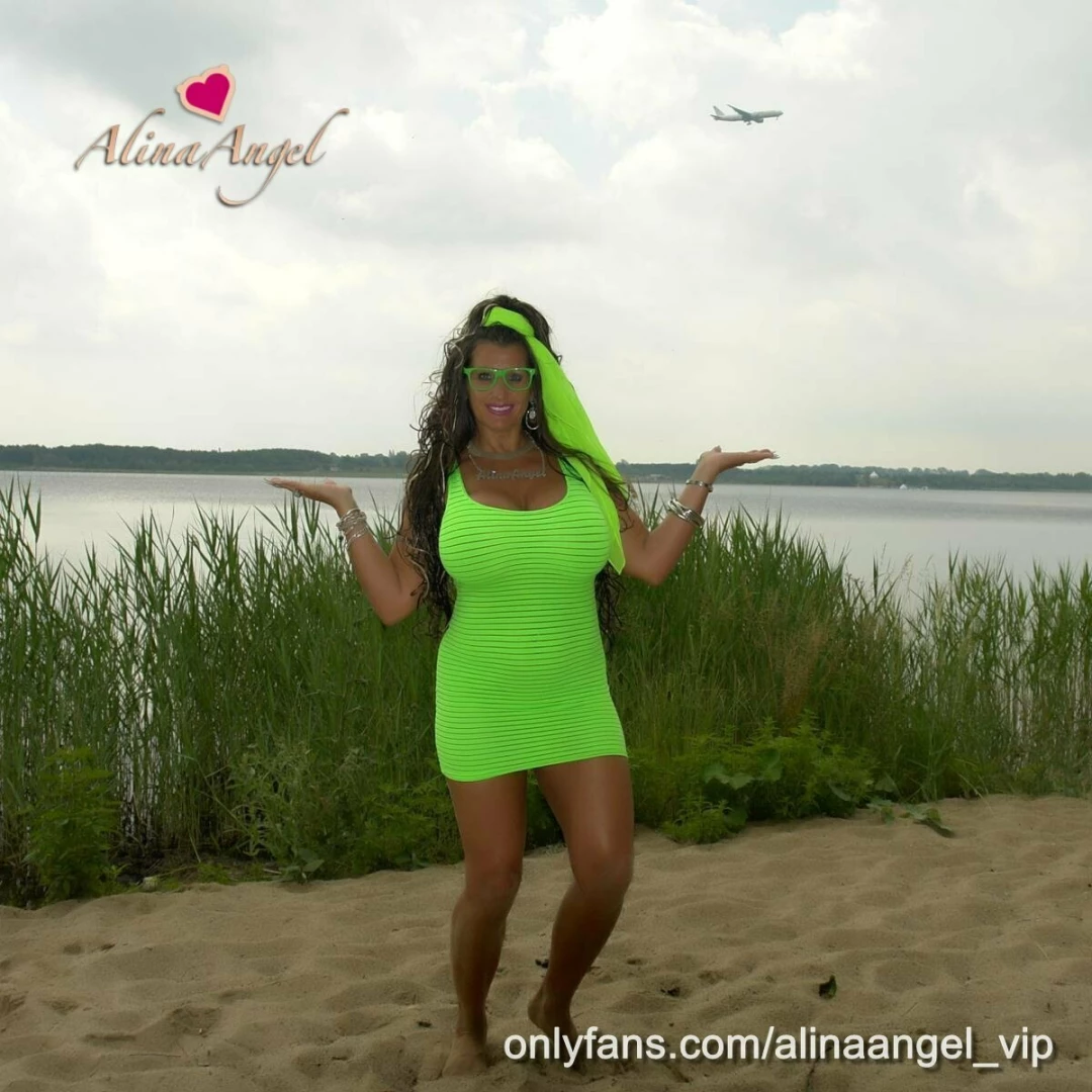 Fly with me in nice weekend 