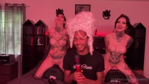 Me and hawkhatesyou played a little vibrator trivia with our lovely