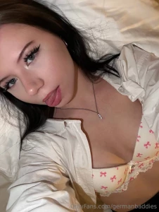 Amelie 2006 huhuu bin endlich 18 und kann jetzt mit onlyfans beginnen part 11