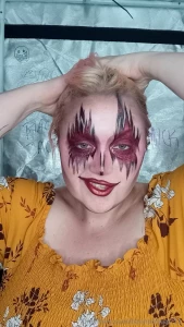 Not done with the makeup selfie bombs part 10