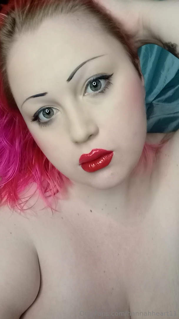 Photobomb felt cute part 2 