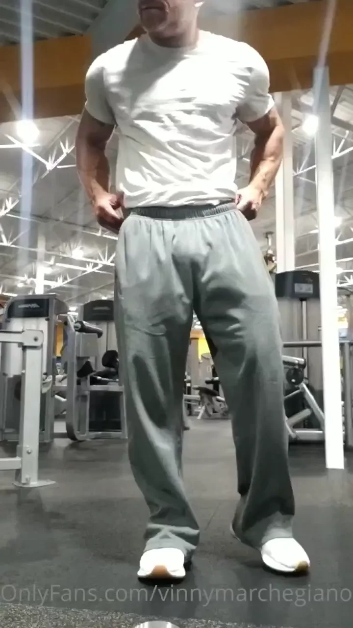 Yes there are people around me i don t give a amp i got fans that want 