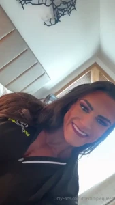 Some news for y all your fave girl is promoting a show in brazil who s