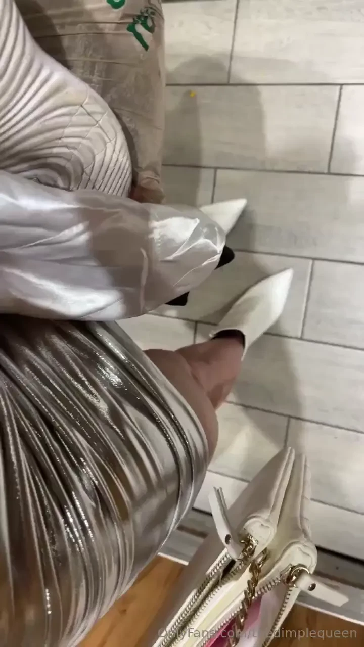 Sexy amp classy outfit be sure to like comment and message me if there 