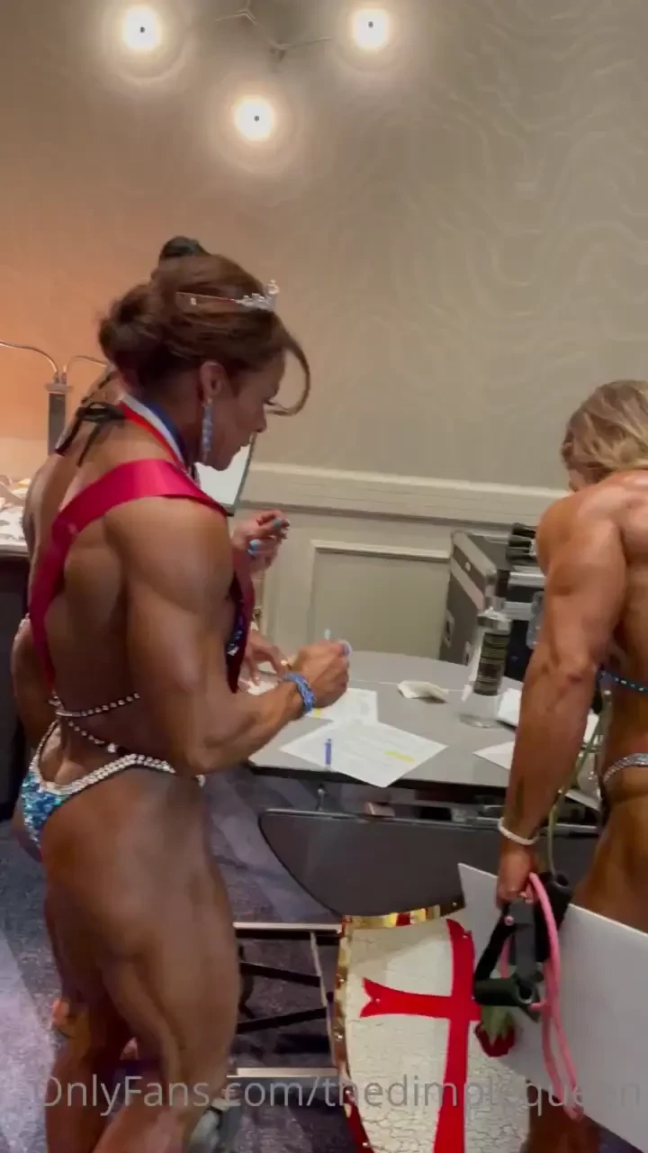 Just because i know you all love some behind the scenes beautiful 