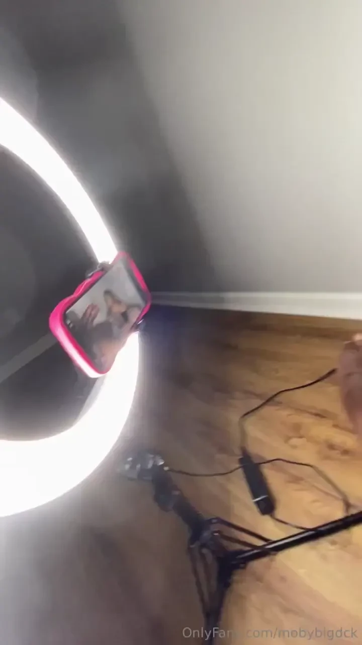 Beating my bbc while this bitch give me jerk off instructions lol her 