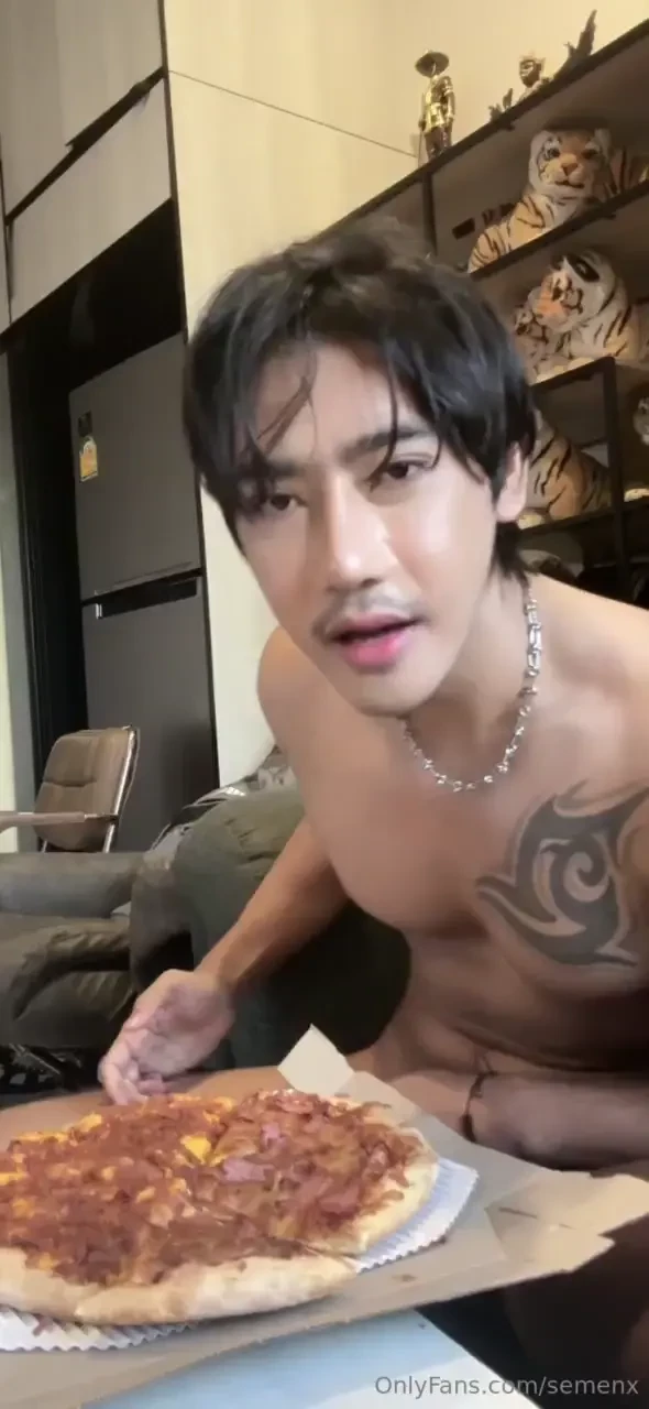 H b d cum on pizza darling will eat delicious cheese 