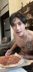 H b d cum on pizza darling will eat delicious cheese