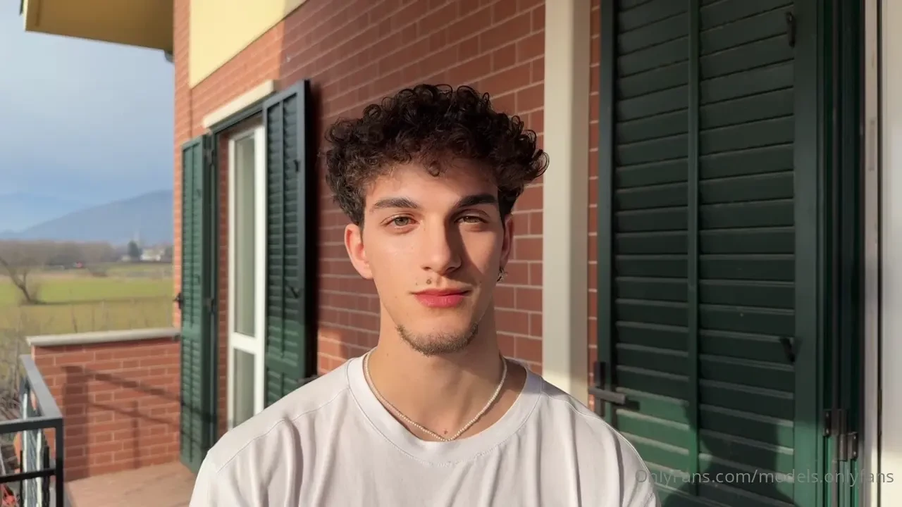 Casting di pietro 18 anni di bari fa il meccanico e ha la passione per 