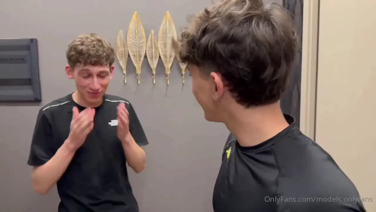 Ciao mi chiamo giovanni ho 18 anni e oggi ho incontrato samuele il mio 