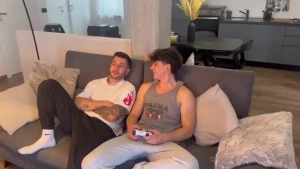 La partita alla play oggi magicporn e sexysamu si sono visti per