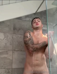 Nicola ha aperto finalmente onlyfans abbonati ora per scoprire il suo