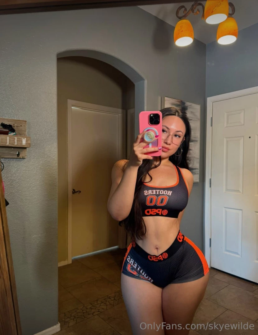 Wow nbsp bubble butt beauty theselenaflores has set her vip to free part 18 